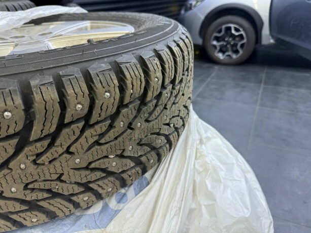 subaru-xv-bensin-2012-big-30