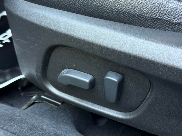 subaru-xv-bensin-2012-big-24