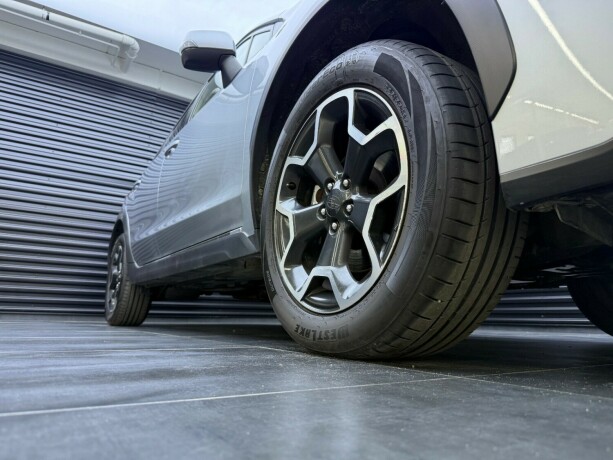 subaru-xv-bensin-2012-big-9