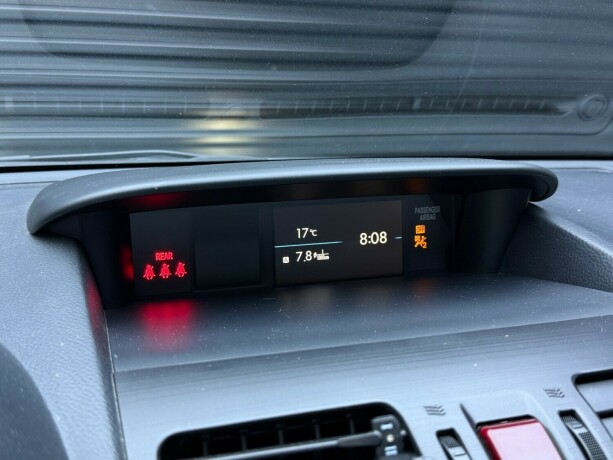 subaru-xv-bensin-2012-big-17