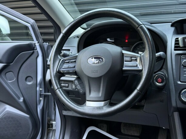 subaru-xv-bensin-2012-big-14