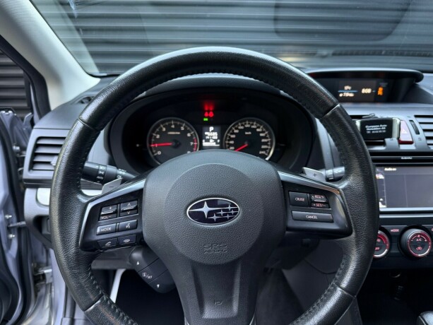 subaru-xv-bensin-2012-big-15