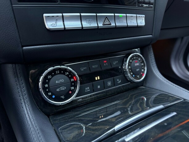 mercedes-benz-cls-bensin-2012-big-23