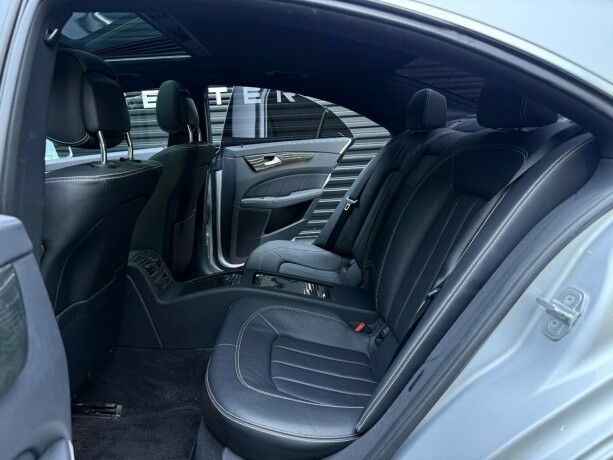 mercedes-benz-cls-bensin-2012-big-30