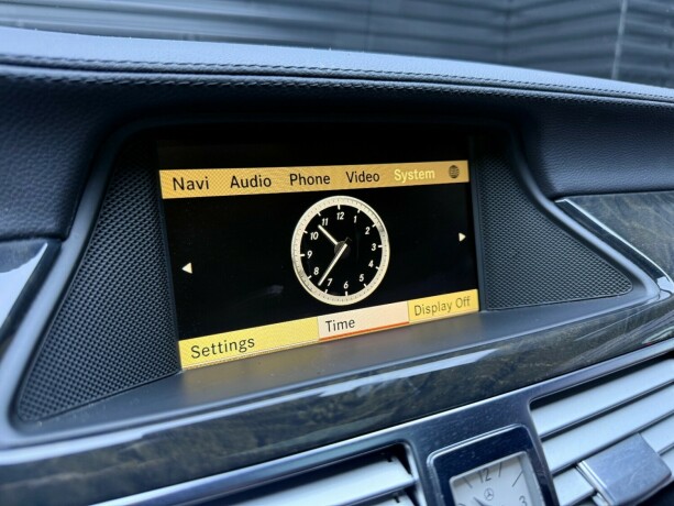 mercedes-benz-cls-bensin-2012-big-17