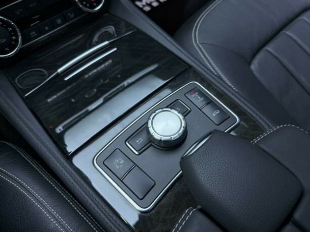 mercedes-benz-cls-bensin-2012-big-24