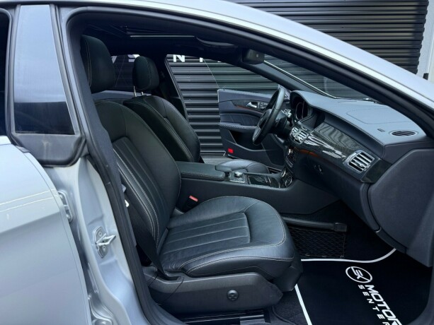 mercedes-benz-cls-bensin-2012-big-28