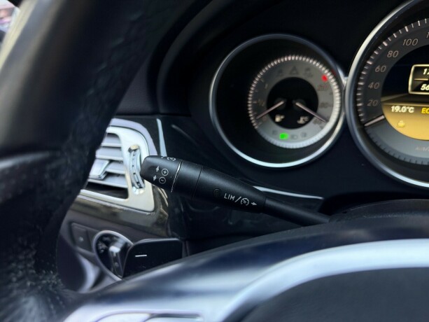 mercedes-benz-cls-bensin-2012-big-15