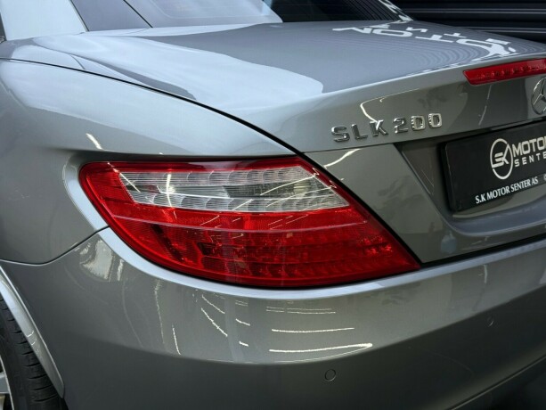 mercedes-benz-slk-bensin-2012-big-7