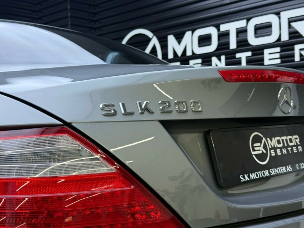 mercedes-benz-slk-bensin-2012-big-8