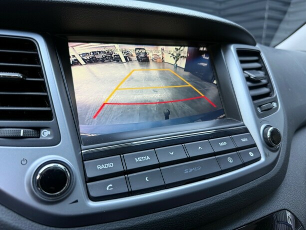 hyundai-tucson-bensin-2015-big-16