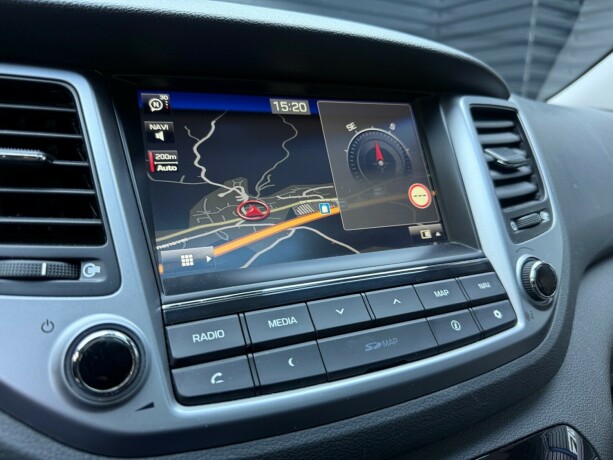 hyundai-tucson-bensin-2015-big-15