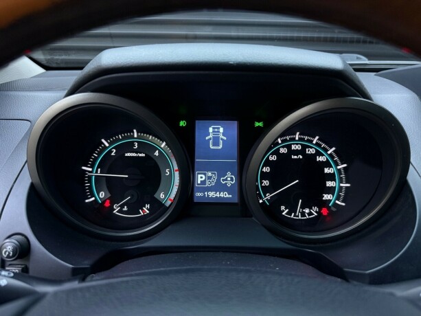 toyota-land-cruiser-diesel-2011-big-16