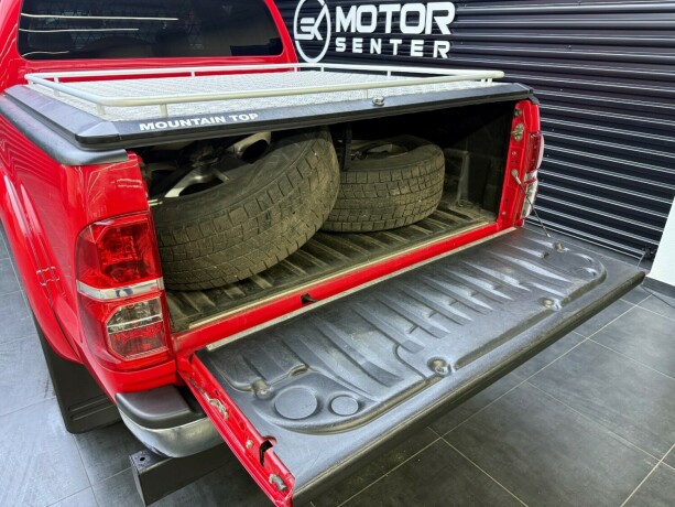 toyota-hilux-diesel-2012-big-34