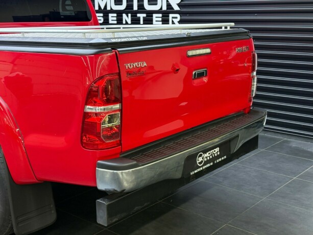 toyota-hilux-diesel-2012-big-6