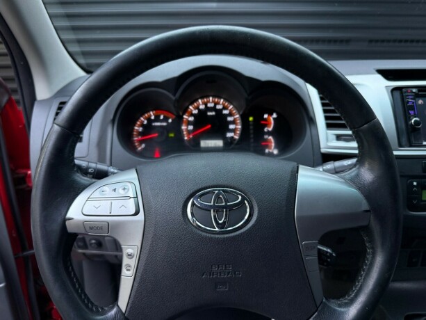 toyota-hilux-diesel-2012-big-15