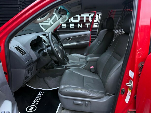 toyota-hilux-diesel-2012-big-27