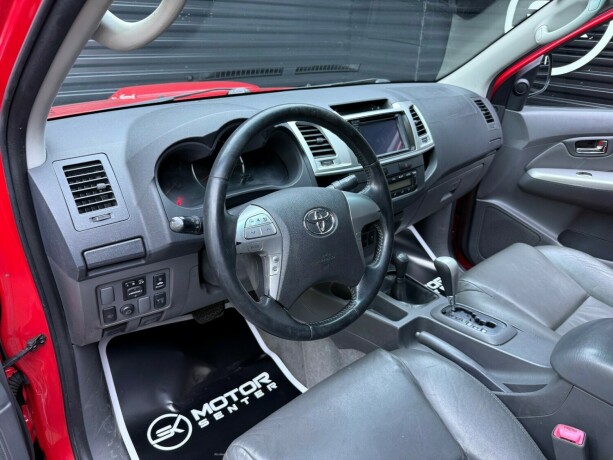 toyota-hilux-diesel-2012-big-12