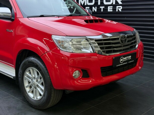 toyota-hilux-diesel-2012-big-2