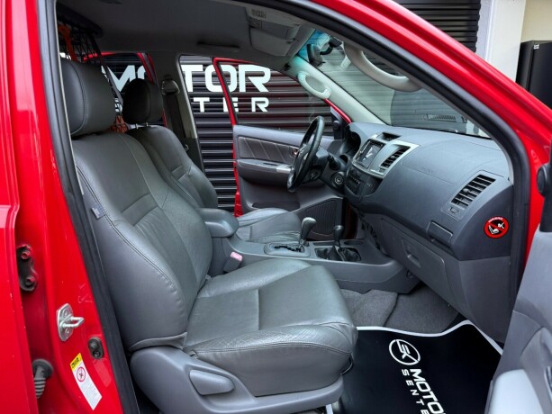 toyota-hilux-diesel-2012-big-29