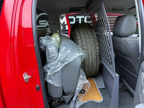 toyota-hilux-diesel-2012-big-31