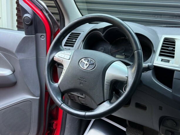 toyota-hilux-diesel-2012-big-14