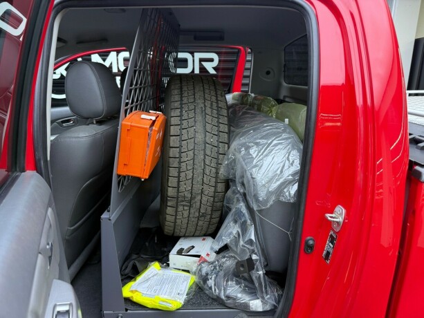 toyota-hilux-diesel-2012-big-30