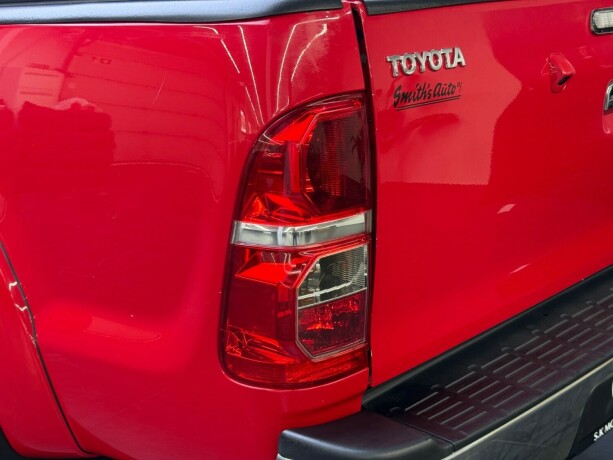 toyota-hilux-diesel-2012-big-7