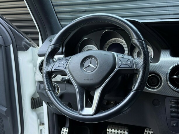 mercedes-benz-glk-bensin-2013-big-12