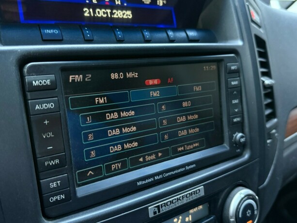 mitsubishi-pajero-diesel-2008-big-19