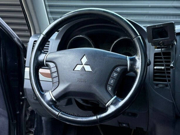 mitsubishi-pajero-diesel-2008-big-10