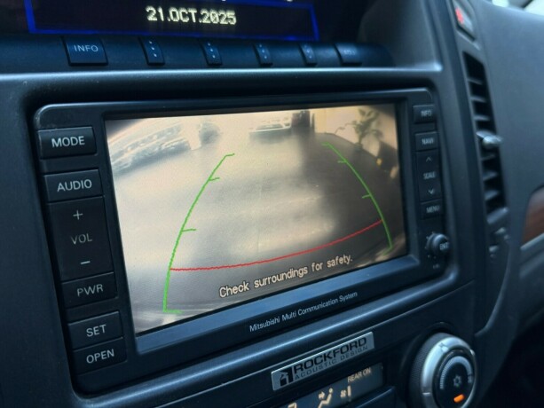 mitsubishi-pajero-diesel-2008-big-18