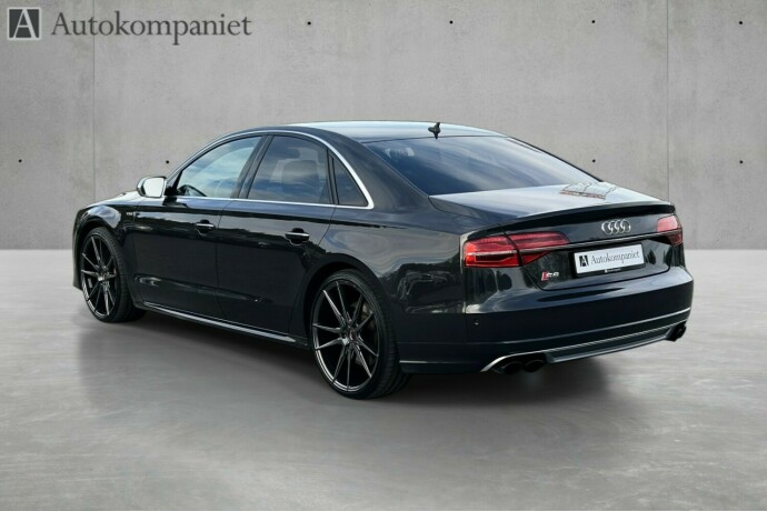 audi-s8-bensin-2016-big-1