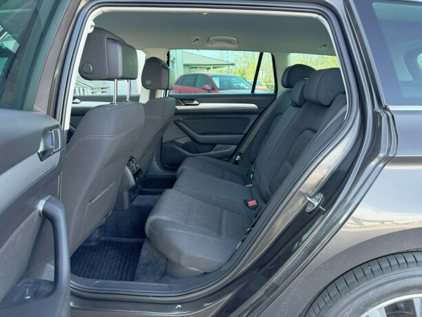 volkswagen-passat-diesel-2017-big-24