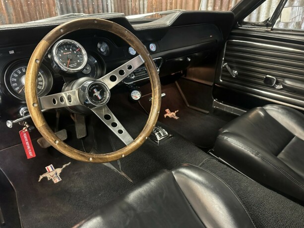 ford-mustang-bensin-1968-big-22