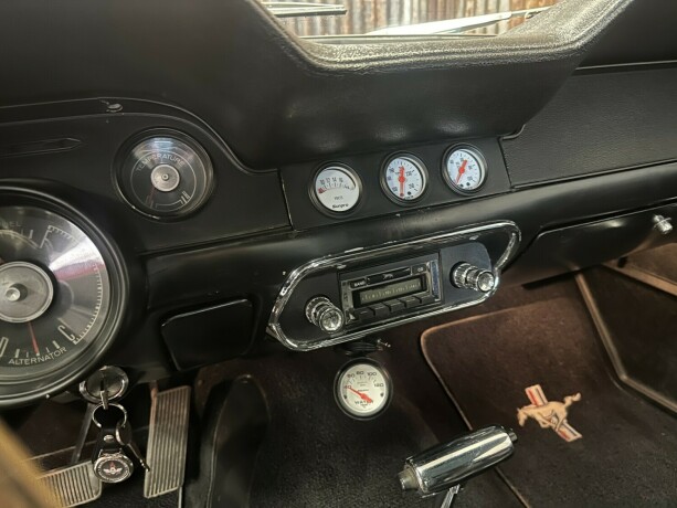 ford-mustang-bensin-1968-big-27