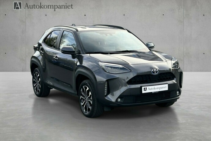 toyota-yaris-cross-elektrisitetbensin-2024-big-3