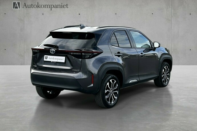 toyota-yaris-cross-elektrisitetbensin-2024-big-8