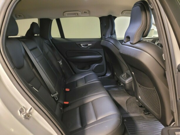 volvo-v60-diesel-2019-big-17