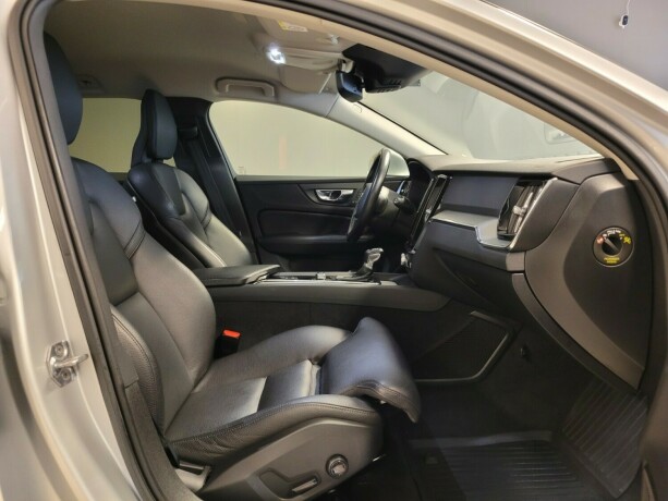 volvo-v60-diesel-2019-big-12