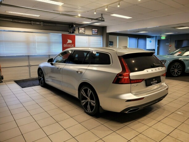 volvo-v60-diesel-2019-big-6