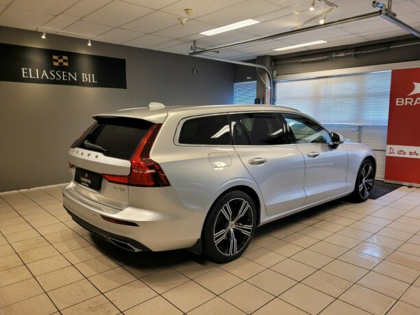 volvo-v60-diesel-2019-big-4