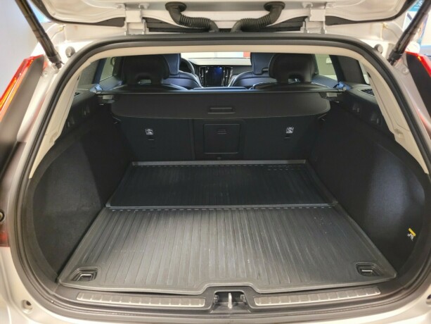 volvo-v60-diesel-2019-big-19