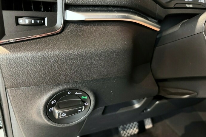 skoda-karoq-diesel-2018-big-22