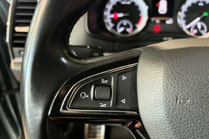 skoda-karoq-diesel-2018-big-27