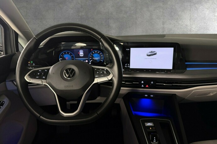 volkswagen-golf-elektrisitetbensin-2020-big-13