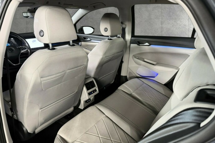 volkswagen-golf-elektrisitetbensin-2020-big-11