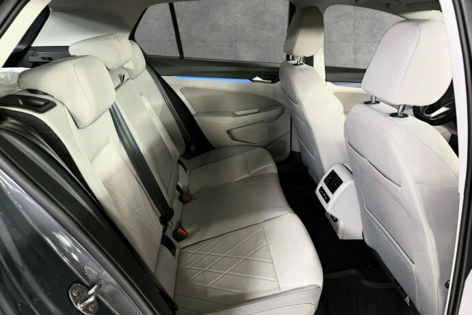 volkswagen-golf-elektrisitetbensin-2020-big-19