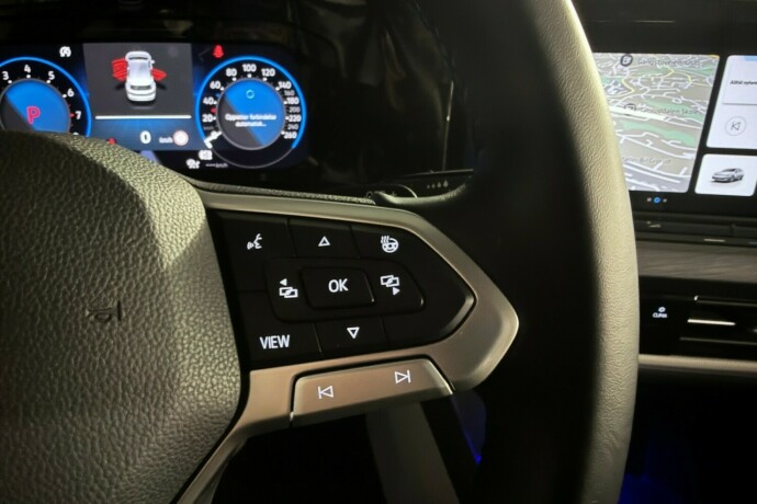 volkswagen-golf-elektrisitetbensin-2020-big-25