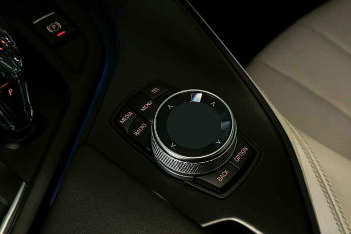 bmw-i8-elektrisitetbensin-2015-big-28